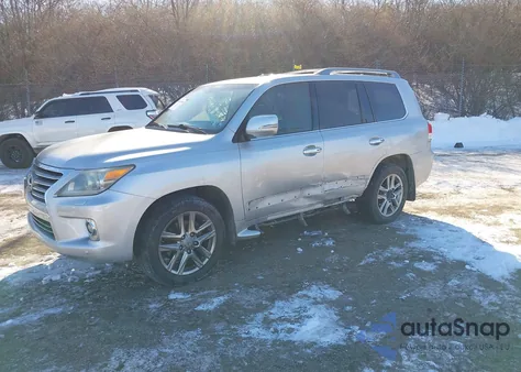 2013 Lexus Lx 570 z USA, uszkodzony, nr VIN JTJHY7AX6D4097426